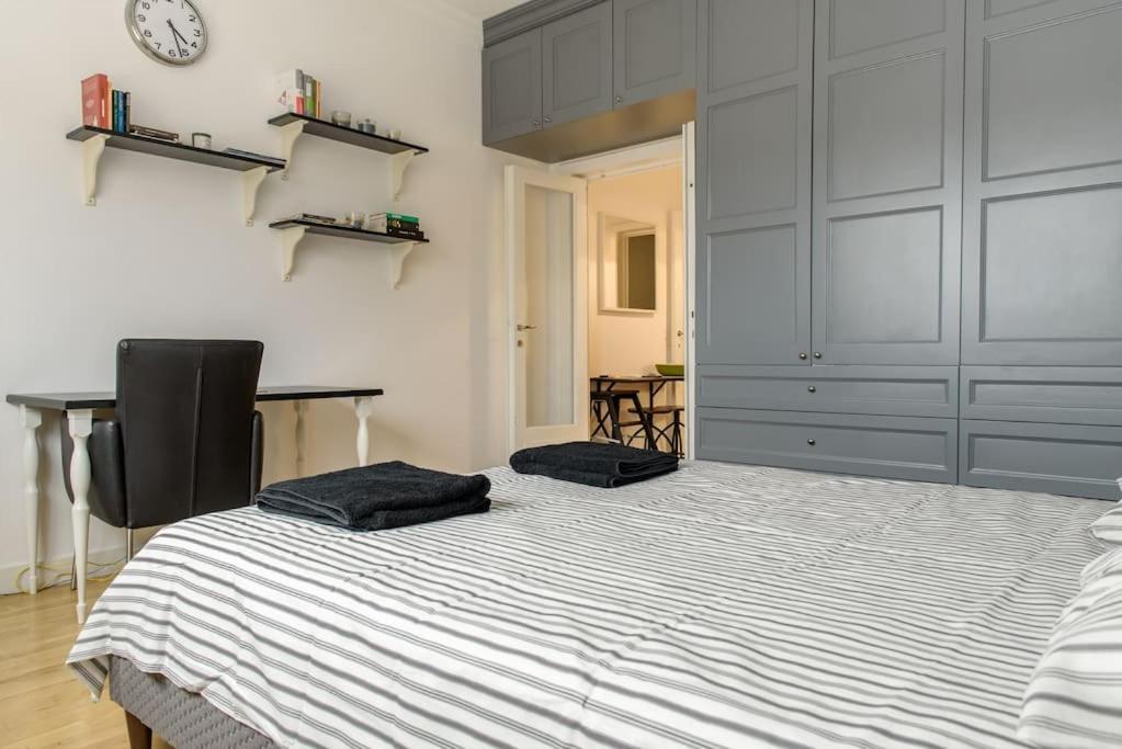 Apartment Calderon - In Centre At Universitate & Old Town Bucharest